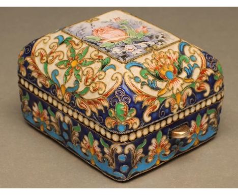 A CONTINENTAL SILVER GILT AND CLOISONNE ENAMEL BOX, 20th century, stamped S925, of canted oblong form, the hinged cover paint