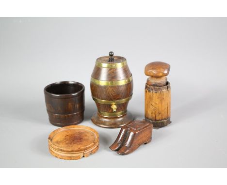 A Collection of Treen-ware; including a double shoe snuff box, string barrel approx 11 cms h, and three other items. (5)