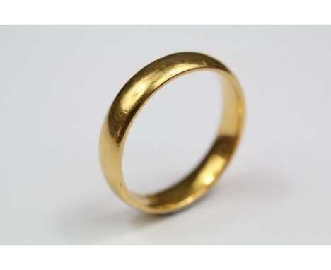 Vintage 22ct Yellow Gold Wedding Band, size O, Chester hallmark, mm JG, approx 6 gms.