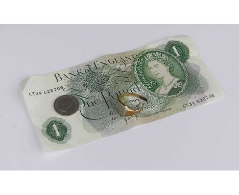A gent's 9ct gold signet ring, 5.1g (cut); together with a Bank of England one pound note; and a 1954 sixpence coin (3)