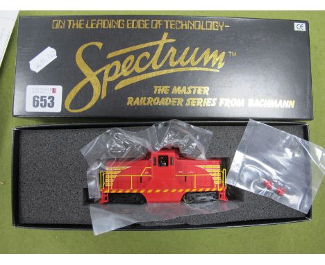 A 'HO' Gauge bachmann Spectrum Ref No 80036 GE 44 ton Diesel Switcher, unlettered), very good, in very good box, u/t.