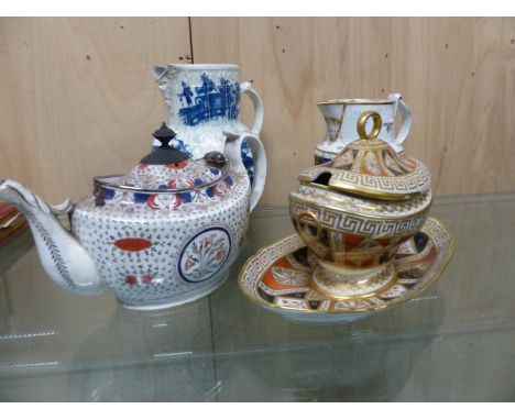 A CHAMBERLAINS WORCESTER ARMORIAL JUG, A CAUGHLEY BLUE AND WHITE FISHERMAN JUG, A SAUCE TUREEN AND COVER AND A TEA POT AND CO