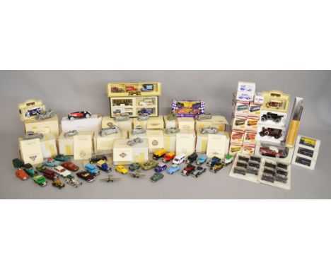 A varied selection of diecast vehicle models, mostly boxed, including eight bus and coach models from the Atlas Editions 'Gre