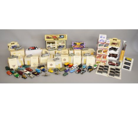 A varied selection of diecast vehicle models, mostly boxed, including eight bus and coach models from the Atlas Editions 'Gre