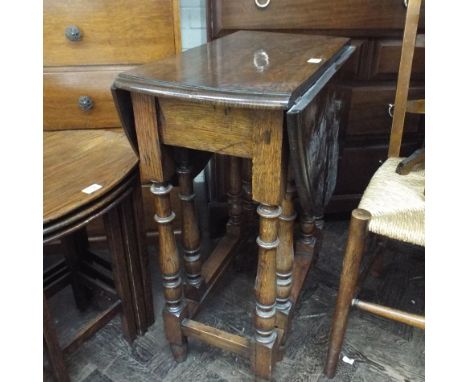 2"3' oak gate leg table on turned legs