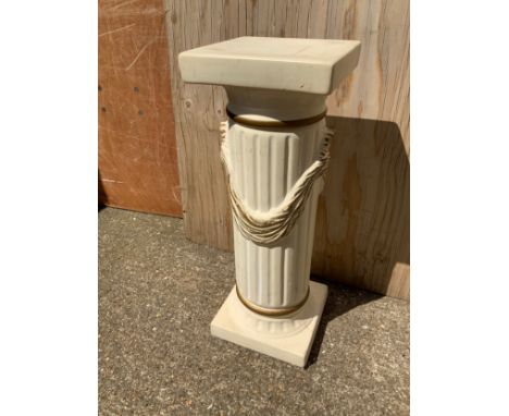 Ceramic Pedestal 