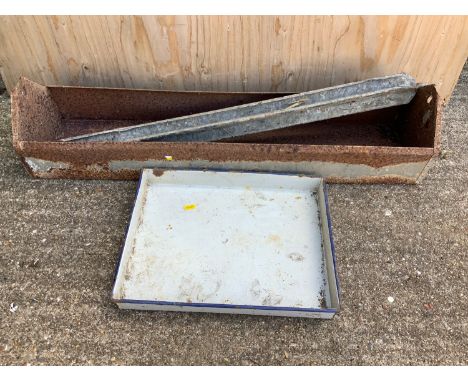 Feeder and Enamel Tray 