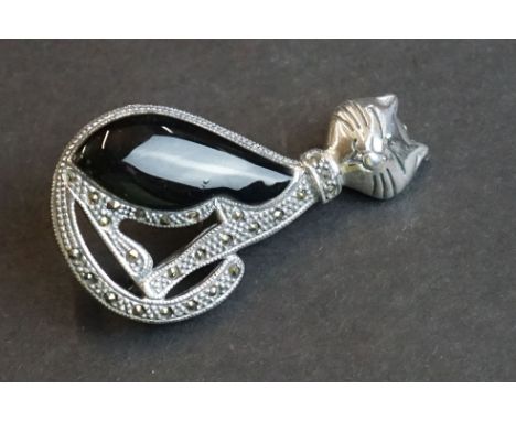 Silver marcasite and enamel cat brooch 