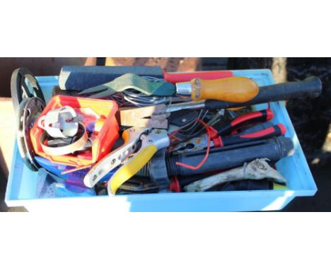 Collection of garden tools including hammer, secateurs, small anvil, sharpening stone, pliers, hand weeder etc 