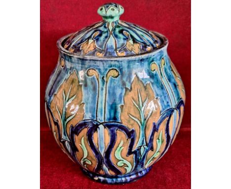 EARLY 20TH CENTURY DELLA ROBBIA HANDPAINTED STORAGE POT WITH COVER, MADE BY ALICE LOUISE JONES WHO JOINED DELLA ROBBIA IN 190