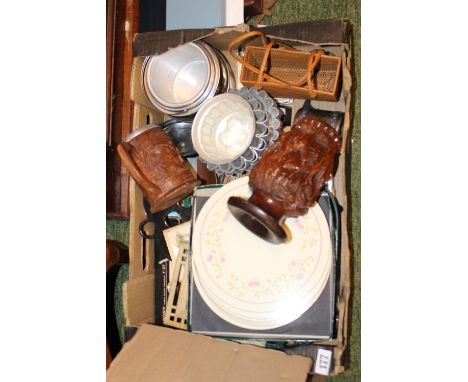 Box of assorted Bygones inc. Metal Trivets, Gelatine moulds, Lamp base etc 