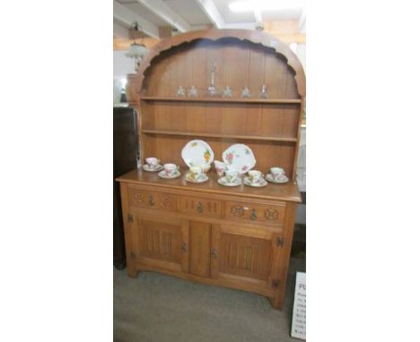 A superb quality light oak arched top dresser. (collect only)