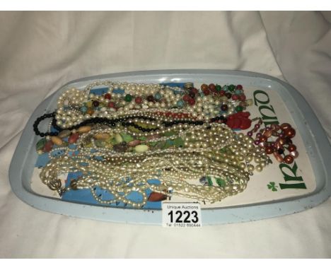 A mixed lot of pearl &amp; other necklaces