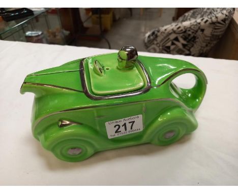 A Sadler collection teapot in green, good condition.