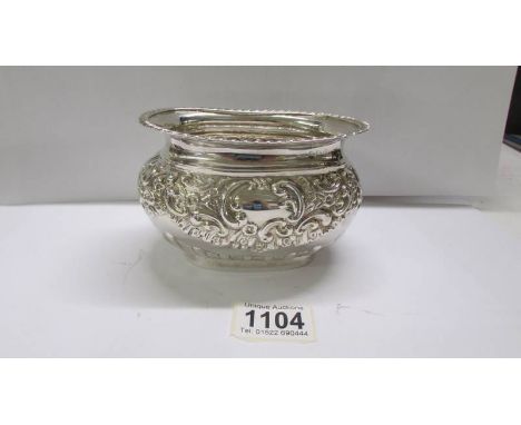 A silver sugar bowl, Birmingham 1905/06, 231 grams.