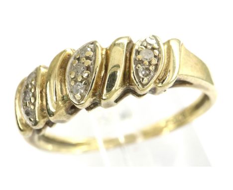 9ct gold diamond set ring, size L/M, 1.8g. P&amp;P Group 1 (£14+VAT for the first lot and £1+VAT for subsequent lots) 