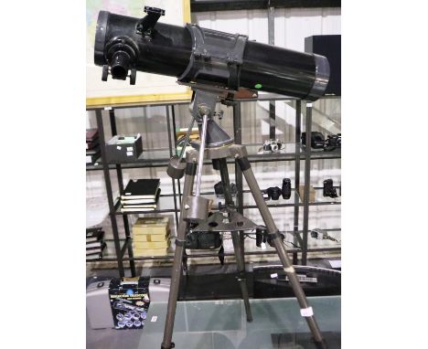 Jessops telescope, D: 125 mm and focal length 600 mm on tripod. P&amp;P Group 3 (£25+VAT for the first lot and £5+VAT for sub