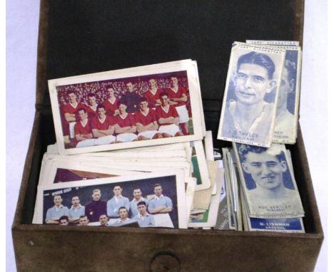 Mixed cigarette cards in hinged box. P&amp;P Group 1 (£14+VAT for the first lot and £1+VAT for subsequent lots) 