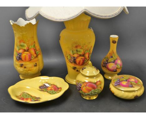 Anysley Orchard Gold lamp, vases, etc