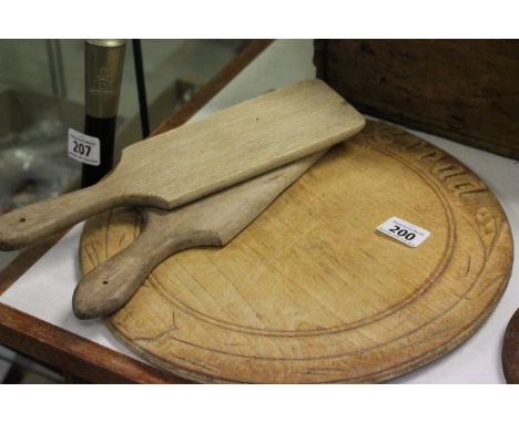 Vintage Wooden Bread Board and Pair of Wooden Butterpats