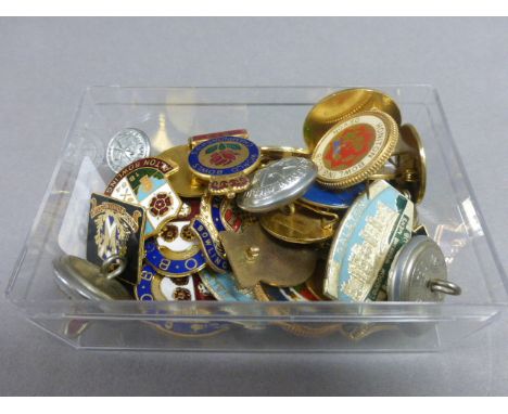 Quantity of Enamel Bowling Badges and St John Ambulance Buttons, etc