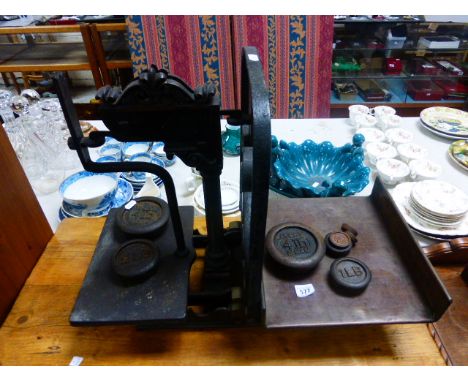 Set of 19th century Avery Cast Iron Scales and Avery Weights