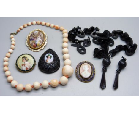 Vintage jewellery 