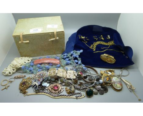 Costume jewellery including a 9ct gold, ring, brooch, (metal pin), and cross pendant, 3.2g 