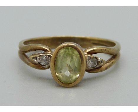 A 9ct gold, yellow and white stone ring, 1.9g, J 