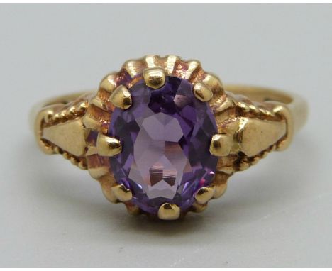 A 9ct gold and colour change sapphire ring, 2.9g, P 