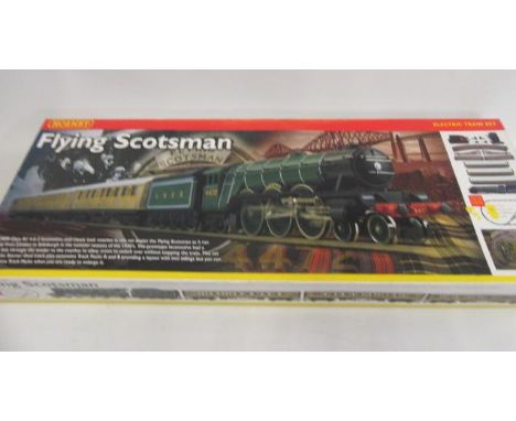 Hornby Flying Scotsman Set with Flying Scotsman locomotive and three L.N.E.R. coaches, boxed E (Est. plus 21% premium inc. VA