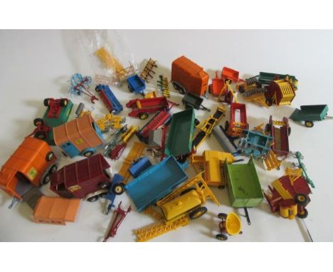 Britains playworn farming equipment including trailers, horse box and tractor accessories, F (Est. plus 21% premium inc. VAT)