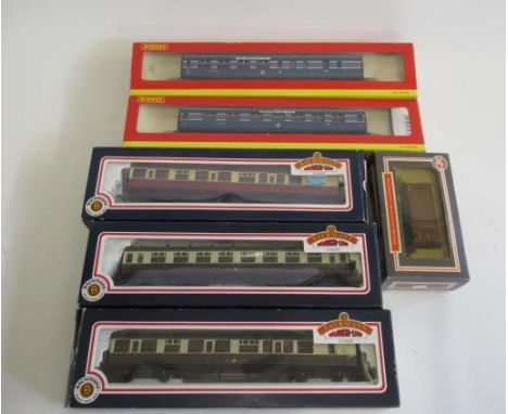 Three Bachmann coaches G.W.R. and B.R. and two Hornby L.M.S. Coronation coaches, all items boxed, E (Est. plus 21% premium in