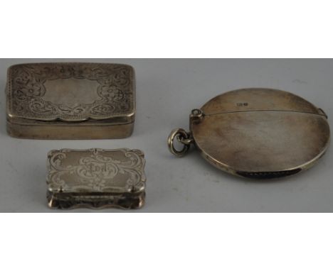 A Victorian engraved silver vinagrette Birmingham 1852 together with a later silver snuff box