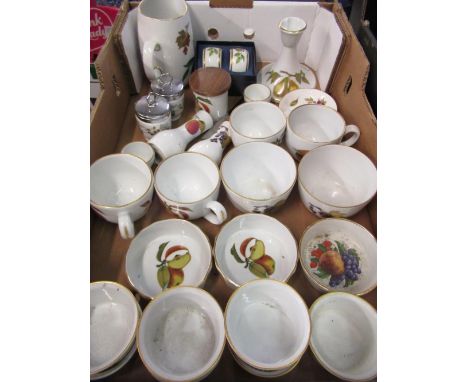 Comprehensive Royal Worcester Evesham and Evesham Vale dinner and tea ware comprising of cups, saucers, ramakin dishes, servi