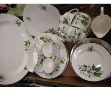 Paragon Trillium bone china tea and dinner service 