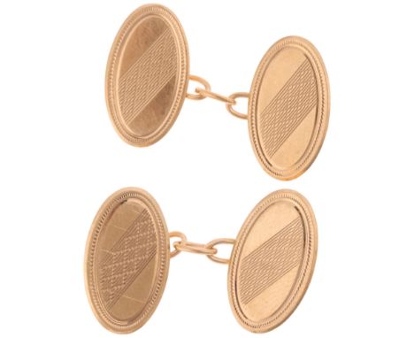 A pair of Art Deco 9ct gold oval cufflinks, maker HG&S, Chester 1932, engine turned decoration, 18.6mm, 4.8gNo damage or repa