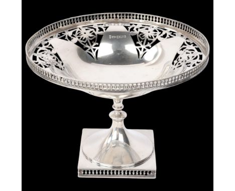 A George V silver table centre tazza, Joseph Rodgers & Sons Ltd, Sheffield 1920, circular form with pierced floral border and