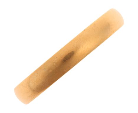 An 18ct gold wedding band ring, maker CM, London 1996, band width 4mm, size Y, 7.7gNo damage or repair, only light surface we