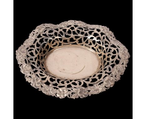 An American sterling silver bon bon basket, indistinct maker, model no. P815, shaped oval form with cast and pierced floral d