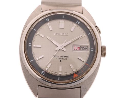 SEIKO - a Vintage stainless steel Bell-Matic automatic calendar bracelet watch, ref. 4006-6011, circa 1974, brushed silver di