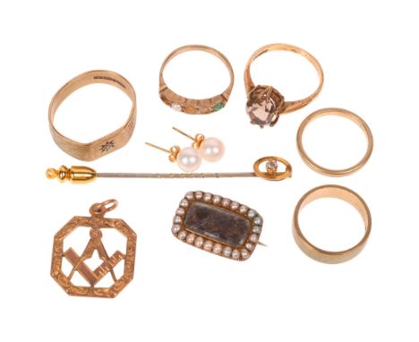 Various 9ct gold jewellery, including wedding band rings, smoky quartz ring, Georgian hairwork split pearl mourning brooch, e