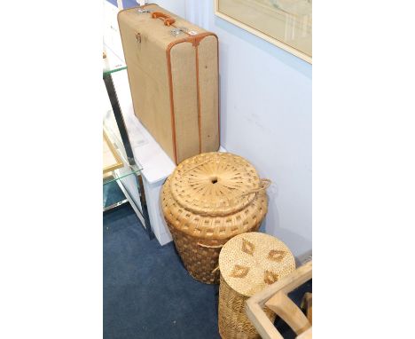 Two linen baskets and a trunk