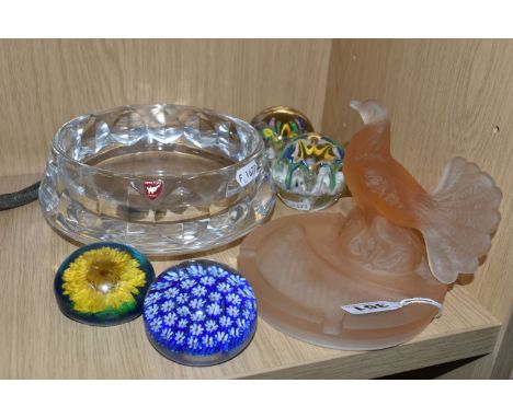 A GROUP OF GLASSWARE, to include an Orrefors of Sweden bowl, four glass paperweights and a moulded glass ashtray, frosted apr