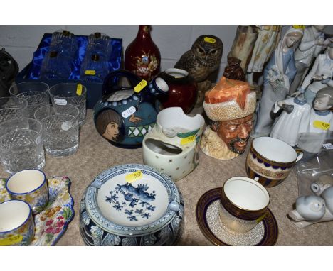 A VARIETY OF LOOSE PORCELAIN AND GLASS FROM NAMED MANUFACTURERS to include one Lladro figurine,  three Nao figurines, a box o
