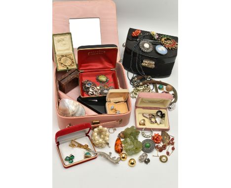 A BOX OF ASSORTED JEWELLERY, to include a copal amber pendant, fitted with a white metal bail, a pair of 'Monet' clip on earr