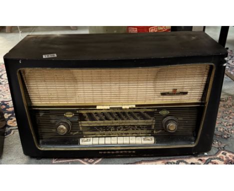 A large vintage Norde Mende valve radio