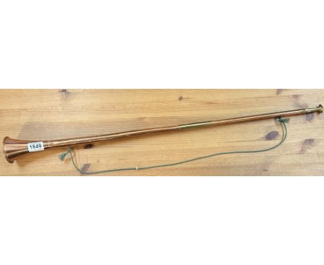 A copper post/hunting horn, length 86cm