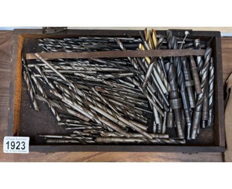 A large quantity of mixed size drill bits