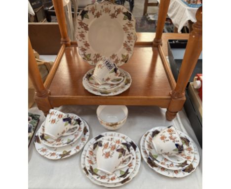 A 14 piece vintage tea set